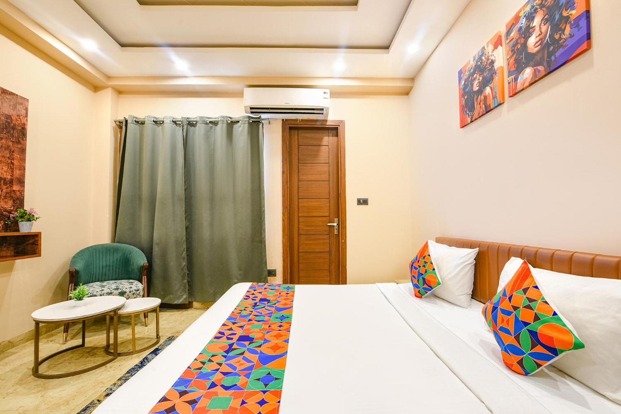 Fabhotel Vibe Noida Exterior photo