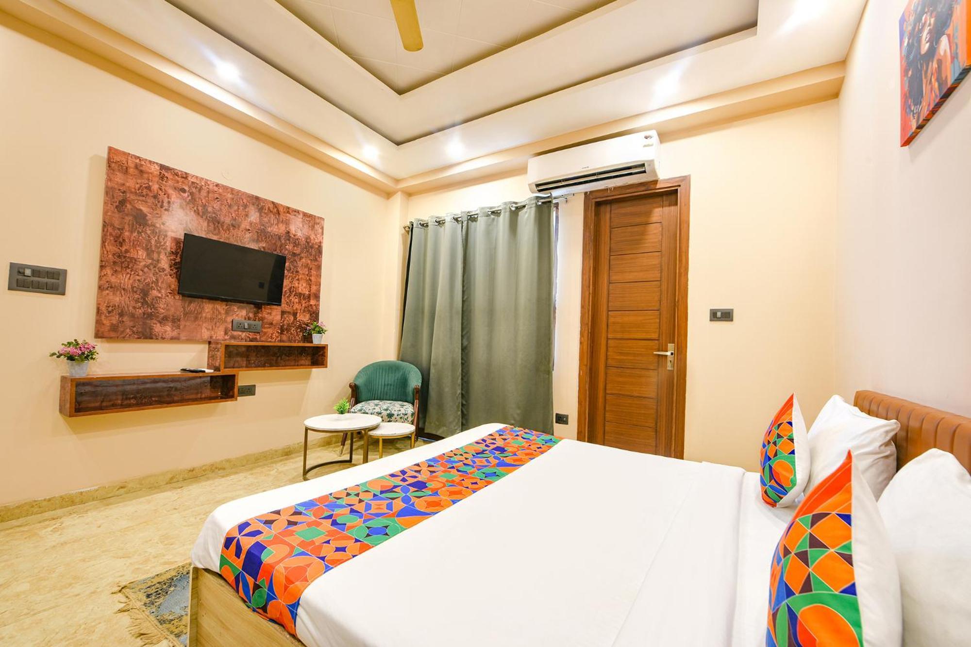 Fabhotel Vibe Noida Exterior photo
